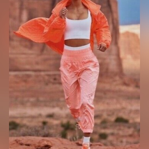 Free People The Way Home Joggers Size Medium in Papaya NWOT - Picture 5 of 10